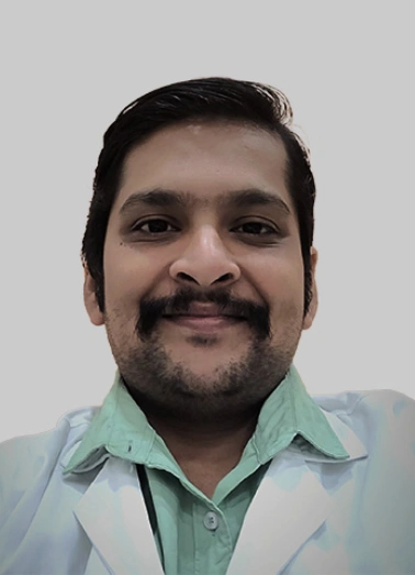 Dr. Girish Varrier, famous Ayurvedic doctor at Shree Ayurvedic Multispecialty Hospital in Chennai